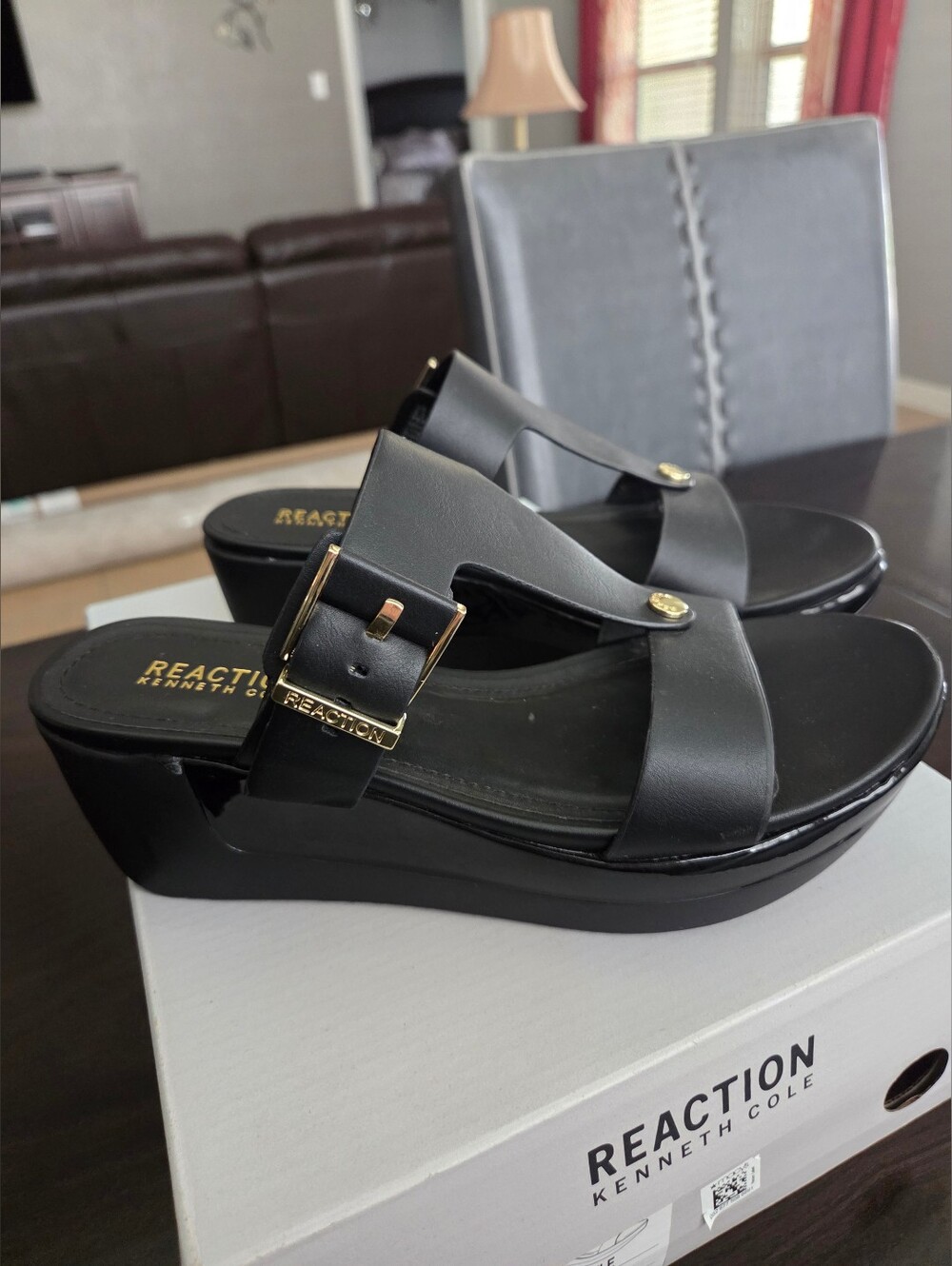 Kenneth Cole Reaction Pepea Black Wedges Size 6.5